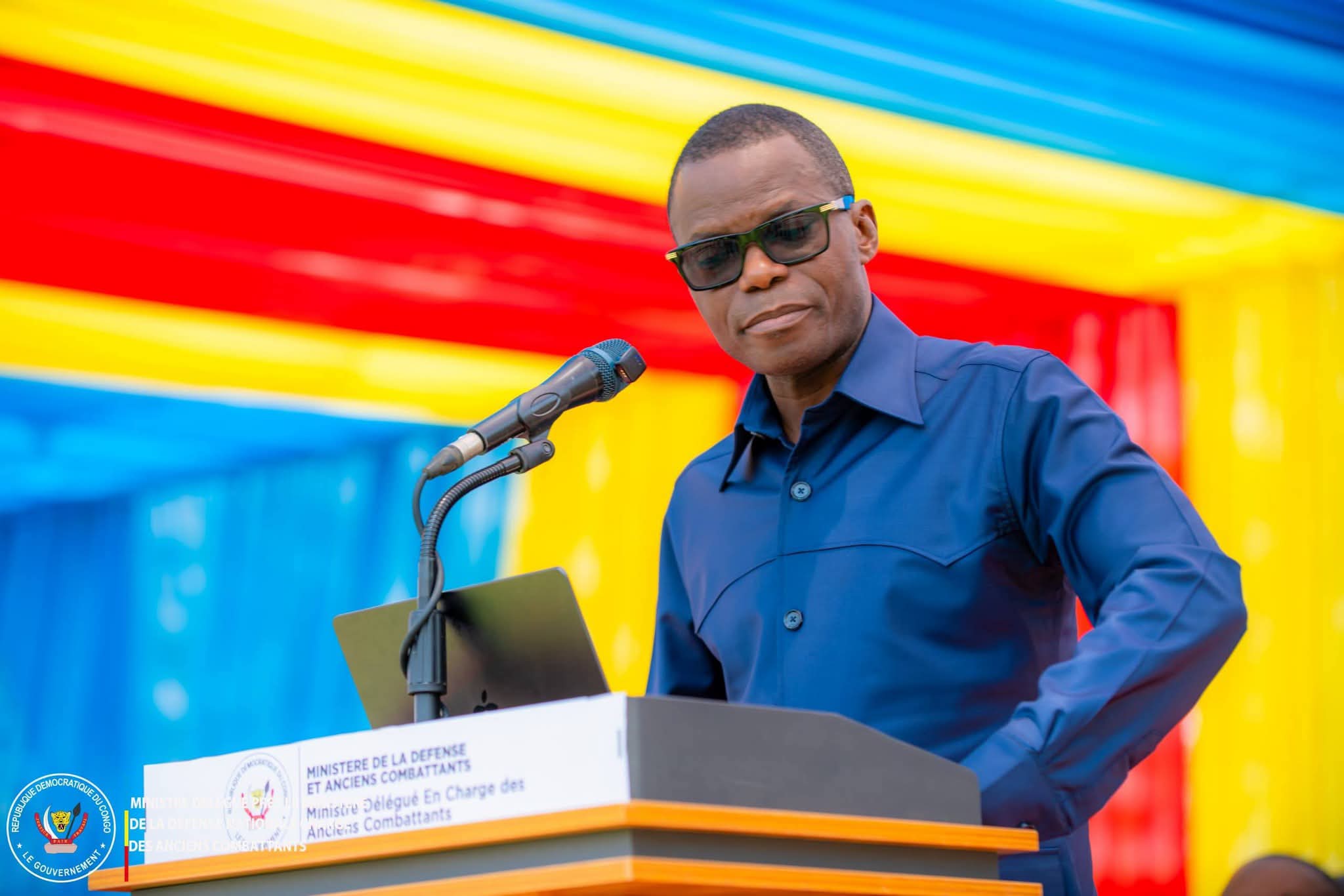RDC: ELIEZER NTAMBWE POSE LA PREMIÈRE PIERRE POUR LA CONSTRUCTION D&rsquo;UN MONUMENT EN MÉMOIRE DES ANCIENS COMBATTANTS