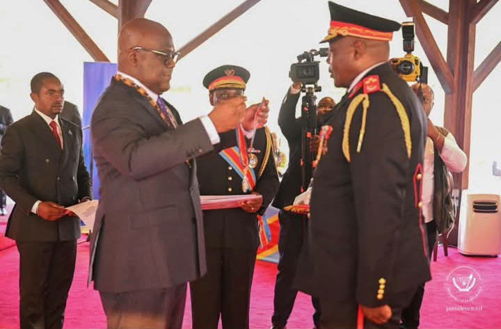 RDC: SERVICE NATIONAL, LE MÉRITE HONORÉ ET DÉCORÉ.