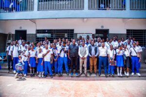 GÉNOCOST : l&rsquo;Union DES JOURNALISTES POUR LA RECONNAISSANCE DU Génocide ET L&rsquo;APPROPRIATION DU GÉNOCOST (UJRG-RDC), SENSIBILE LES ÉLÈVES DE L&rsquo;ÉCOLE CHRÉTIEN EDMOND DANS LA COMMUNE DE SELEMBAO.